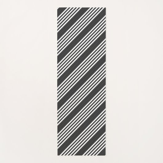 白と木炭の5つのストライプパターン ヨガマット (正面)