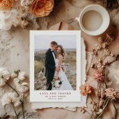 白と濃い赤のエレガント文字と写結婚真 サンキューカード