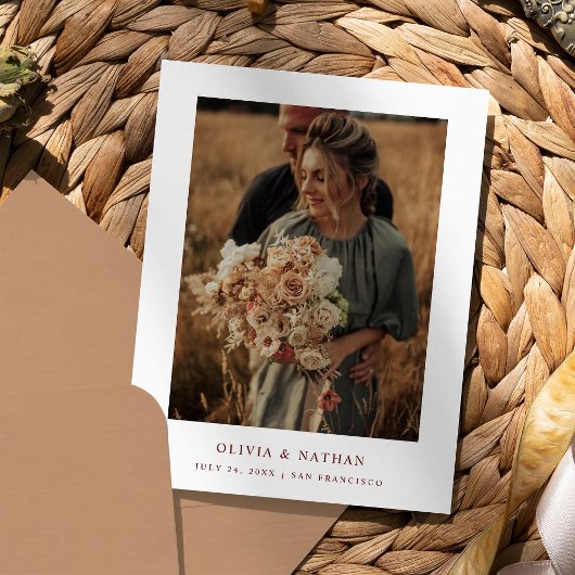 白と濃い赤の文字と写真 |日付の保存 案内ポストカード