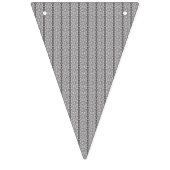 白と灰色の幾何学模様が画像を埋め尽くしている。 バンティングフラッグ (第3の旗)