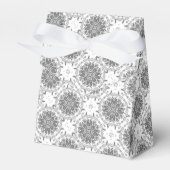 白と灰色の民俗学オーナメントダマスク フェイバーボックス (正面サイド)