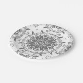 白と灰色の民俗学オーナメントダマスク ペーパープレート (アングル)