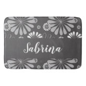 白と灰色の花柄 バスマット (正面)
