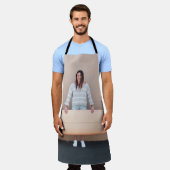 白と白の長袖ストライプを着た女性 エプロン (着用した状態)