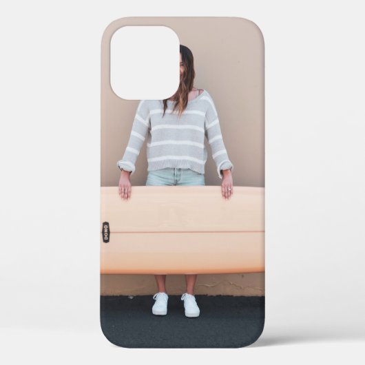 白と白の長袖ストライプを着た女性 Case-Mate iPhoneケース (裏面)