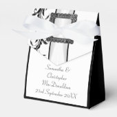 白と白黒のダマスクレース結婚のレース フェイバーボックス (正面サイド)