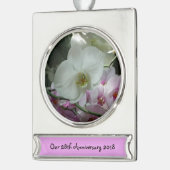 白と紫のラン シルバープレートバナーオーナメント (左)