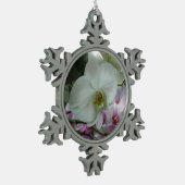 白と紫のラン スノーフレークピューターオーナメント (左)