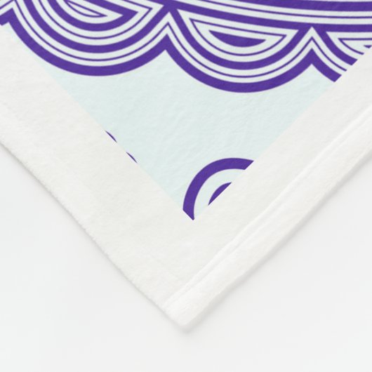 白と紫のヴィンテージガーリーフローラペイズリー フリースブランケット (角)