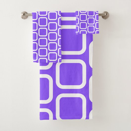 白と紫の装飾用クッションの正方形 バスタオルセット (インサイチュ)