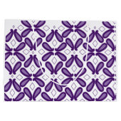 白と紫のmを使った左右対称の模様 ラージペーパーバッグ (裏面)