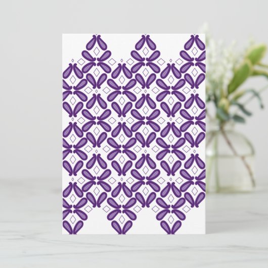 白と紫のmを使った左右対称の模様 招待状 (スタンド正面)