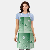 白と緑の花 エプロン (着用した状態)