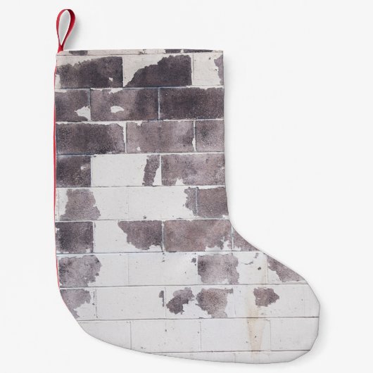 白と茶のコンクリート壁 スモールクリスマスストッキング (正面)
