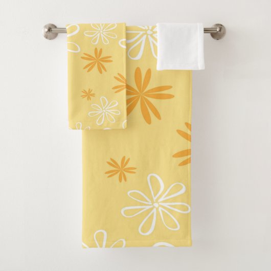 白と茶の花柄の装飾用クッション バスタオルセット (インサイチュ)