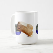 白と茶色の滑らかな髪をしたモルモットが二頭。 コーヒーマグカップ (正面左)