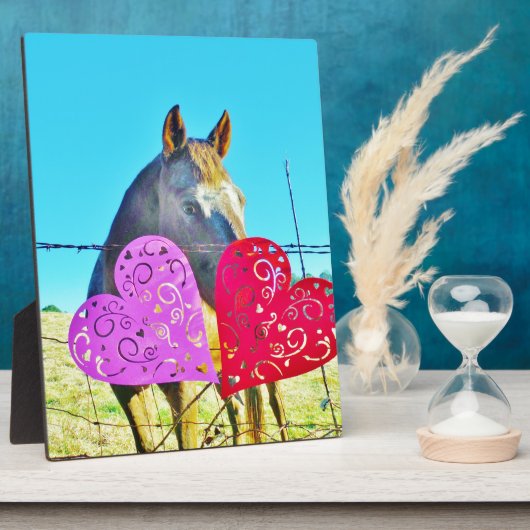 白と茶色の馬のバレンタインハート フォトプラーク (側面)