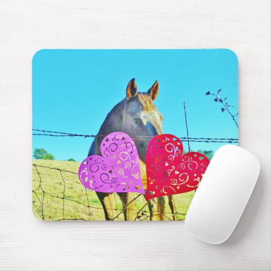白と茶色の馬のバレンタインハート マウスパッド (マウス)