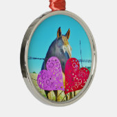 白と茶色の馬のバレンタインハート メタルオーナメント (右)