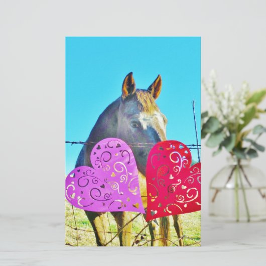 白と茶色の馬のバレンタインハート 便箋 (スタンド正面)