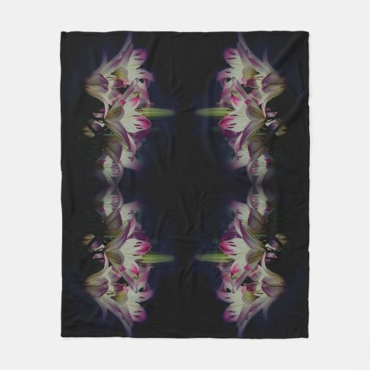 白と赤のユリの花の抽象芸術 フリースブランケット (正面)