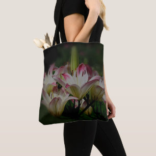 白と赤のユリの花 トートバッグ