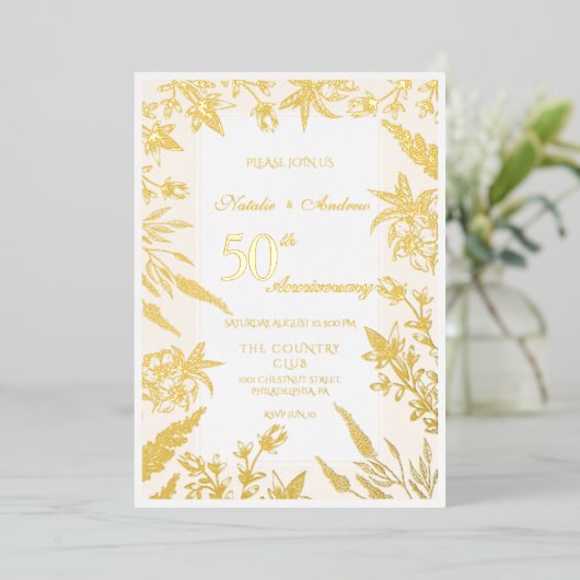 白と金のワイルドフラワーのアニバーサリー 箔招待状 (立ち正面)