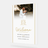 白と金ゴールドの冠のモノグラム結婚の写真 アクリルサイン (傾斜)