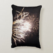 白と金ゴールド花火I愛国的お祝い アクセントクッション (裏面(縦))