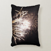 白と金ゴールド花火I愛国的お祝い アクセントクッション (正面(垂直))
