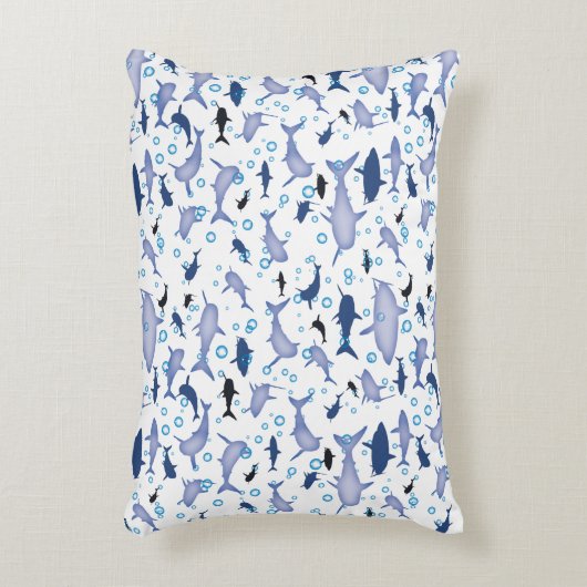 白と青のサメのシルエット模様 アクセントクッション (正面(垂直))