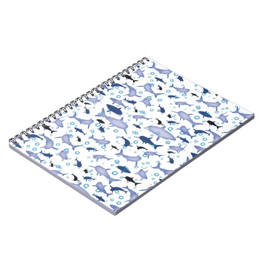 白と青のサメのシルエット模様 ノートブック (左側)