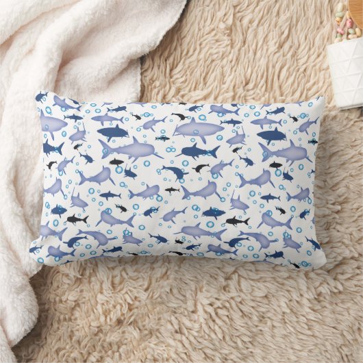 白と青のサメのシルエット模様 ランバークッション (ブランケット)