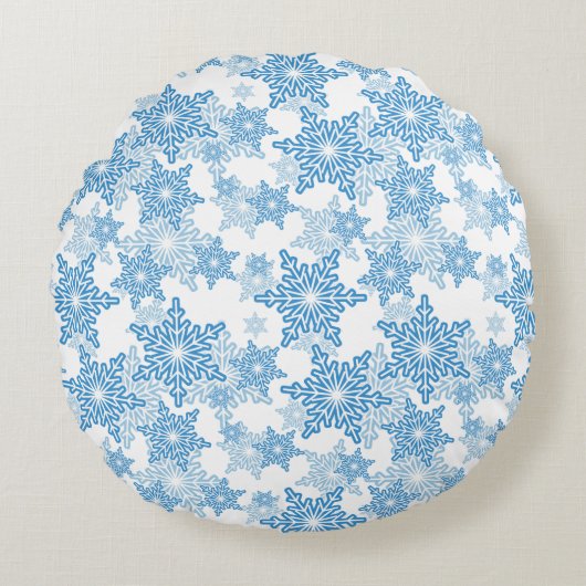白と青のスノーフレークのシームレスなパターン ラウンドクッション (正面)
