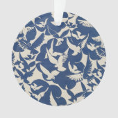 白と青の優雅な鳩 オーナメント (正面)