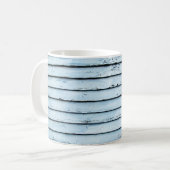 白と青の木の表面 コーヒーマグカップ (正面左)