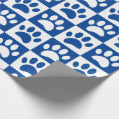 白と青の犬が四角に足をカスタム置く ラッピングペーパー (角)