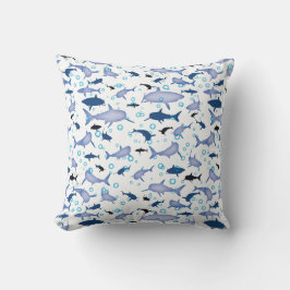 白と青の繰り返しモチーフ |サメのパターン クッション