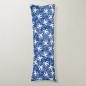 白と青の繰り返しモチーフ |タコ模様 ボディピロー (正面縦)