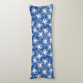 白と青の繰り返しモチーフ |タコ模様 ボディピロー (裏面 (縦))