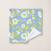 白と黄色の花が灰色の上にパターン化 バスタオルセット (ウォッシュタオル)