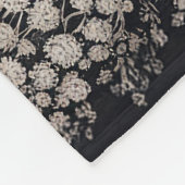 白と黒のおとぎ話の城と馬 フリースブランケット (角)