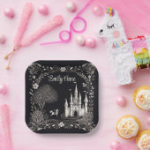 白と黒のおとぎ話の城と馬 ペーパープレート (パーティー)