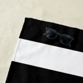 白と黒のとモノグラム ビーチタオル (インサイチュ)