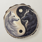 白と黒のオオカミがインと陽を表す ラウンドクッション (裏面)