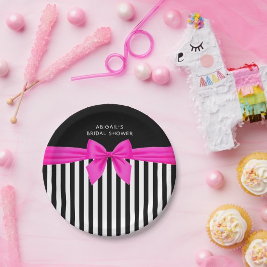 白と黒のストライプで熱いピンクのサテンの弓  ペーパープレート (パーティー)