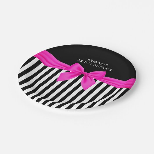 白と黒のストライプで熱いピンクのサテンの弓  ペーパープレート (アングル)
