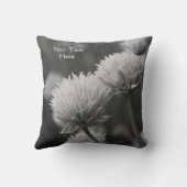 白と黒のネギのパーソナライズされた花 クッション (裏面)