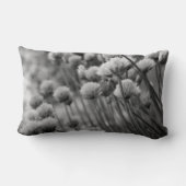 白と黒のネギ花 ランバークッション (裏面)