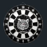 白と黒のホワイトタイガー ダーツボード<br><div class="desc">黒と白のダーツボード上の白い虎。文字パーソナライズされたは</div>